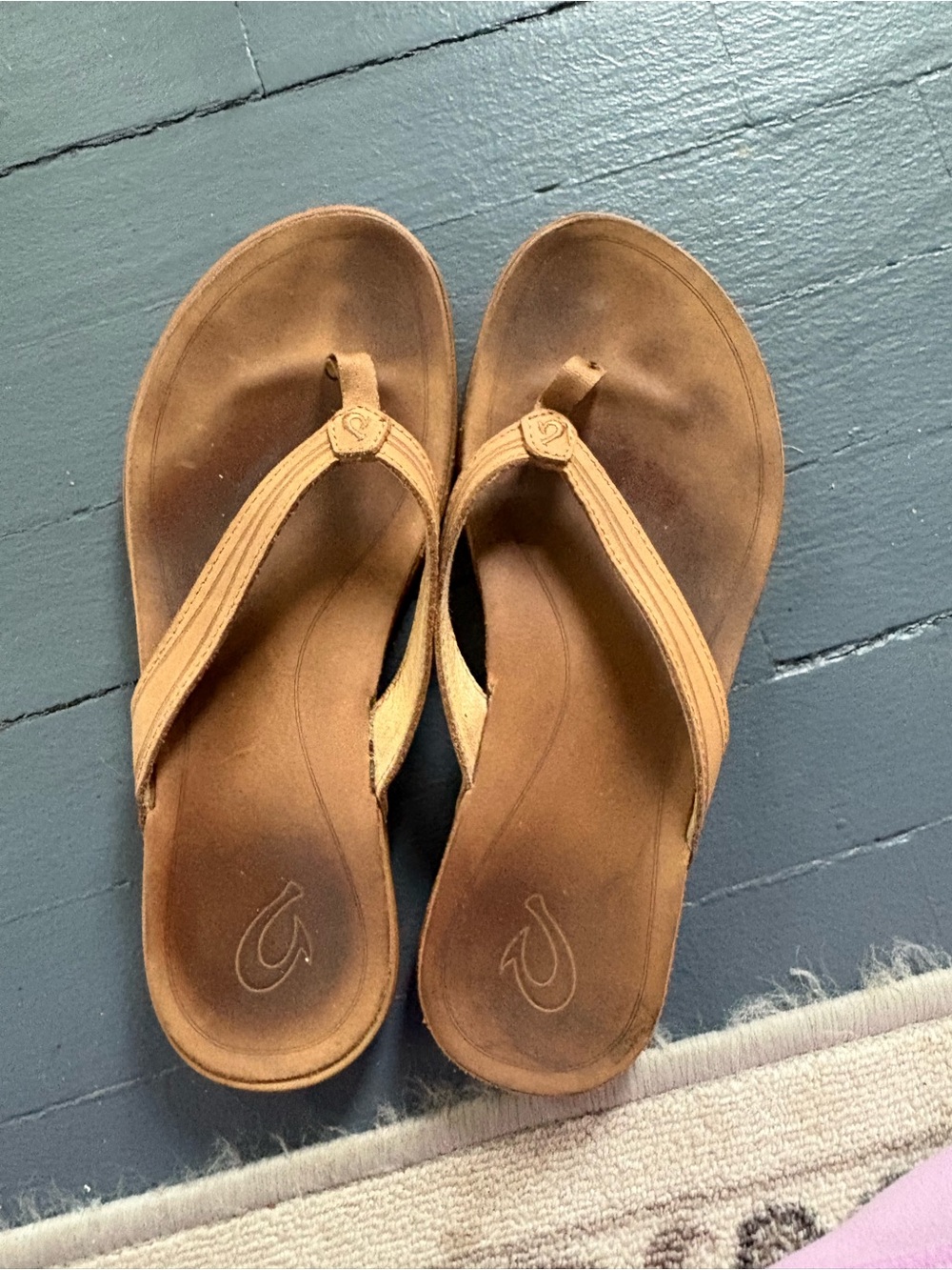 OluKai Brown Leather Thong Sandals